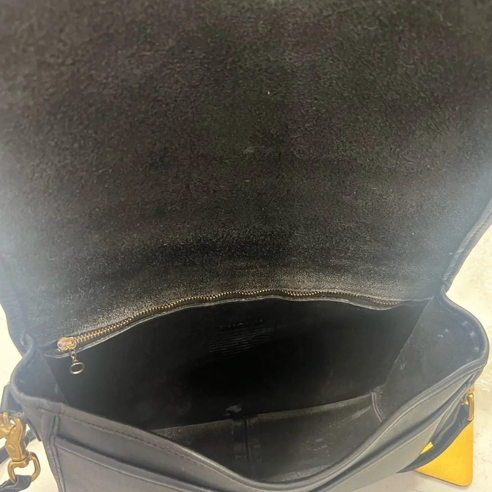 Vintage Coach Black Glove Tanned Leather Convertible Clutch Crossbody Turnlock F